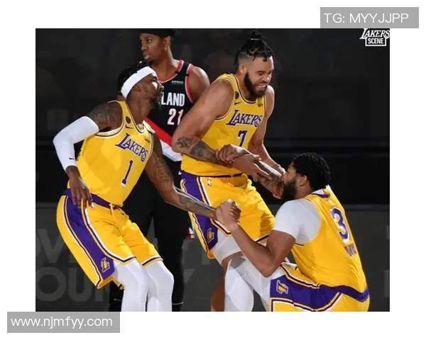 莫斯利称卡斯尔顿职业态度出众多面防守能力助力球队对抗提升 莫斯利称卡斯尔顿职业态度出众多面防守能力助力球队对抗提升